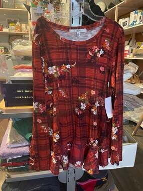 Fever Red Plaid Floral Long Sleeve Ruffle Hem Tunic Top Size L